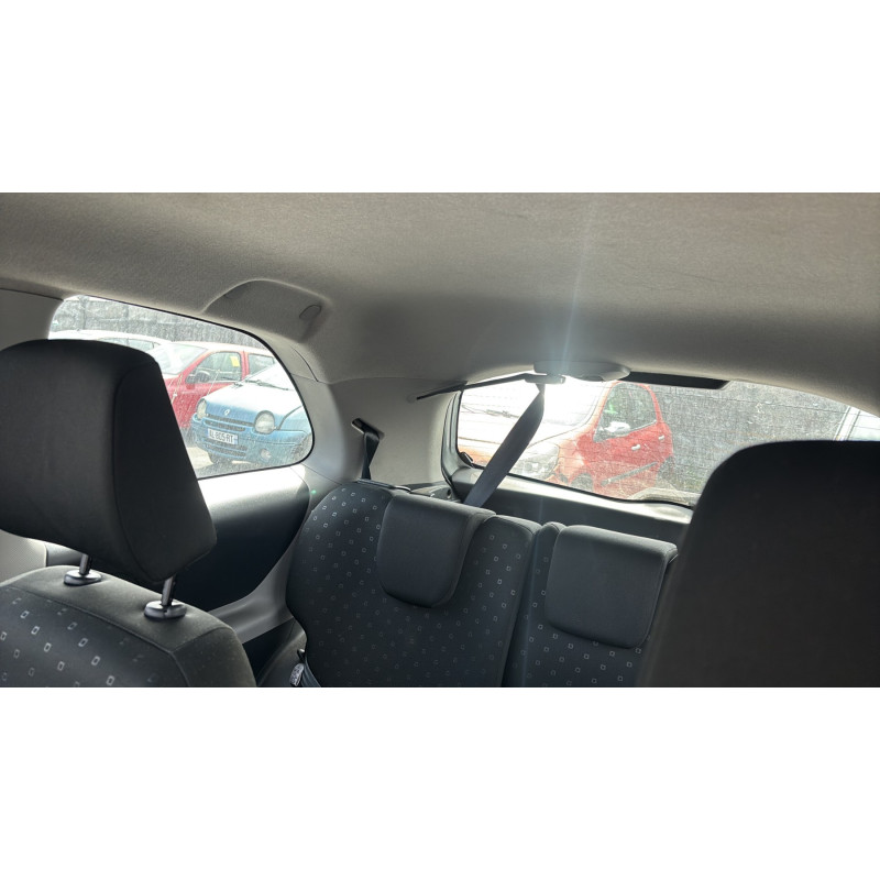 Poignee porte avant droit TOYOTA YARIS 2 Photo n°12