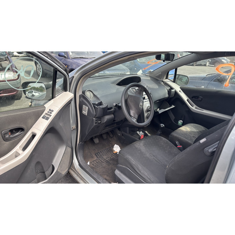 Poignee porte avant droit TOYOTA YARIS 2 Photo n°15