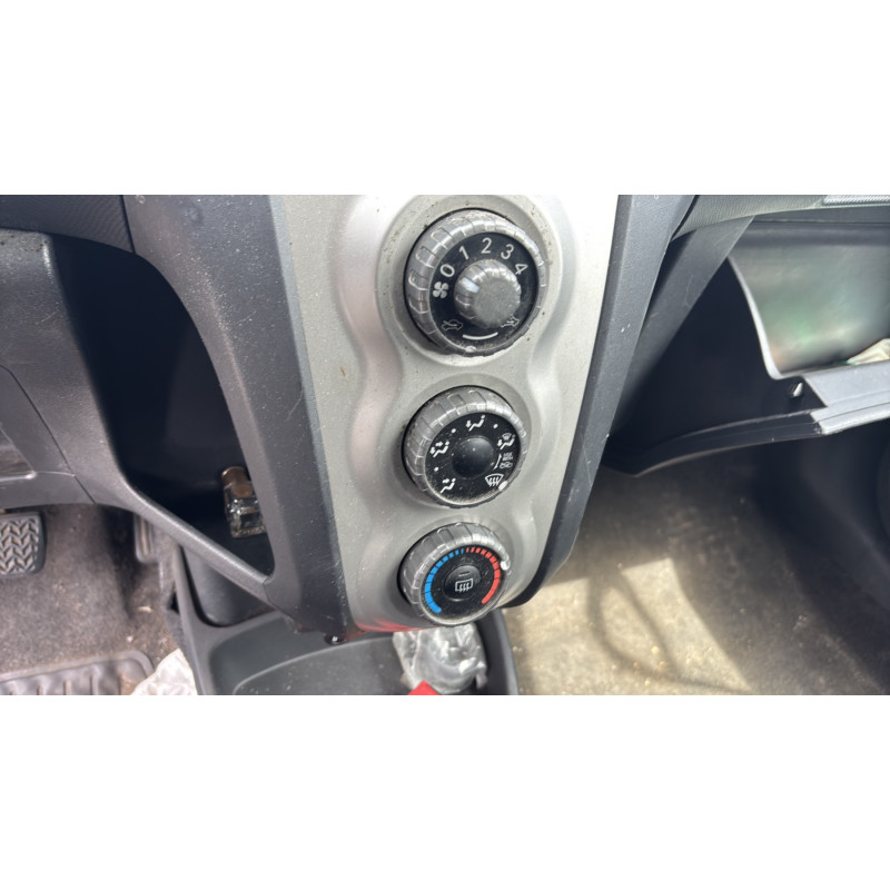 Poignee porte avant droit TOYOTA YARIS 2 Photo n°17