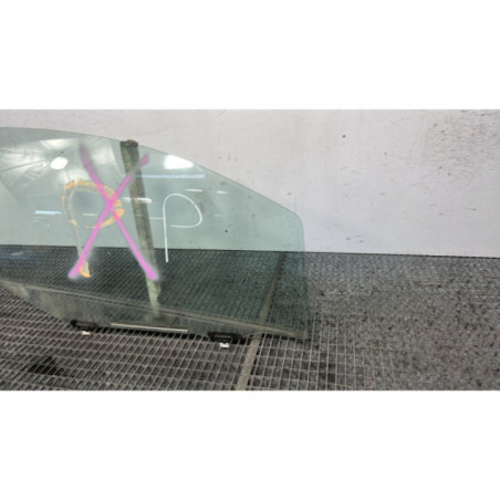 Vitre avant droit TOYOTA YARIS 2