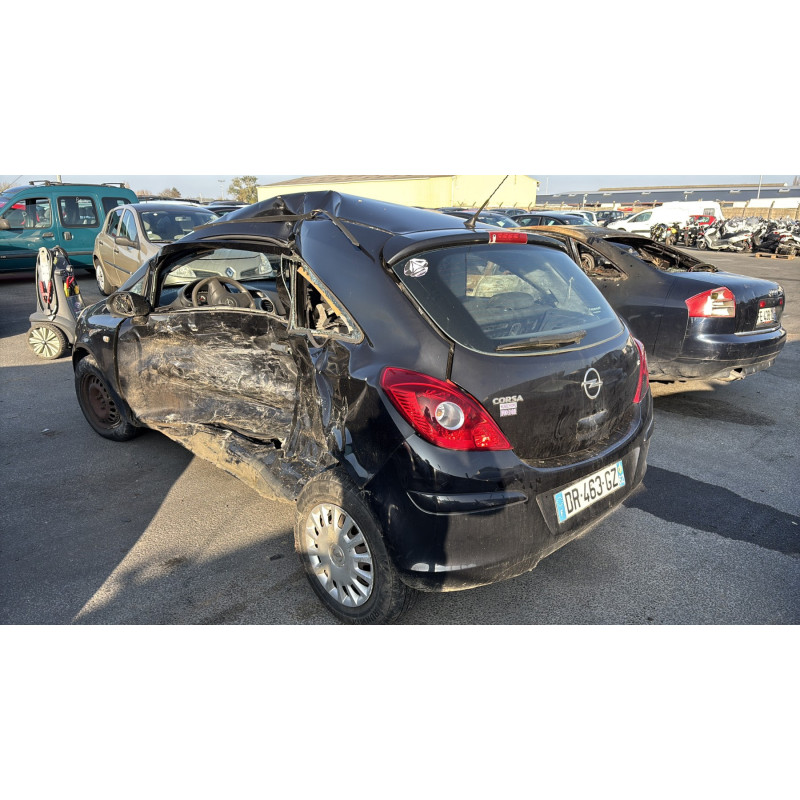 Calandre OPEL CORSA D Photo n°8