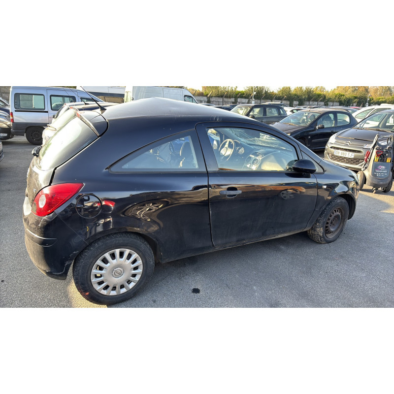 Calandre OPEL CORSA D Photo n°11