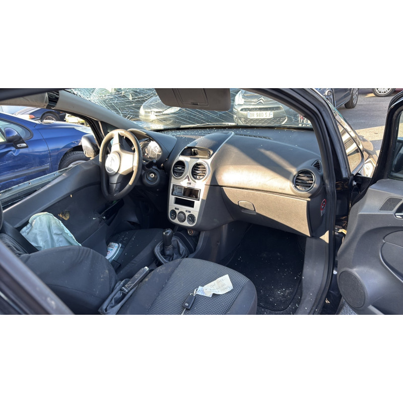 Calandre OPEL CORSA D Photo n°13
