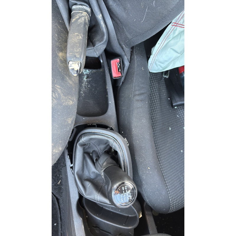 Calandre OPEL CORSA D Photo n°17