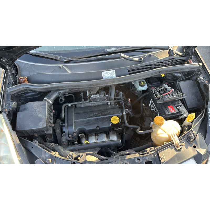 Calandre OPEL CORSA D Photo n°20