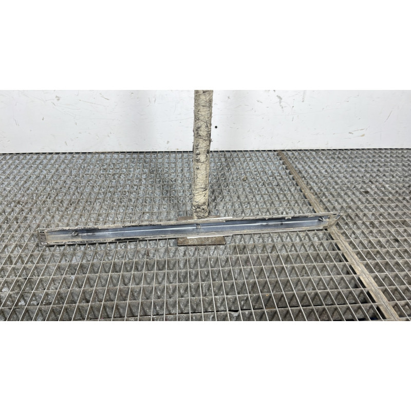 Baguette de porte arriere droite VOLKSWAGEN GOLF PLUS Photo n°4