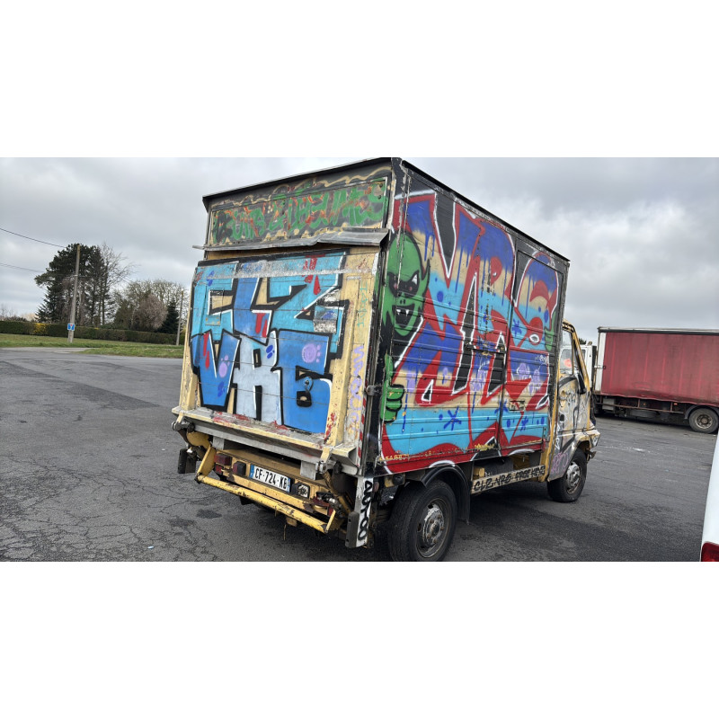 Vitre avant gauche RENAULT MASTER 1 Photo n°7