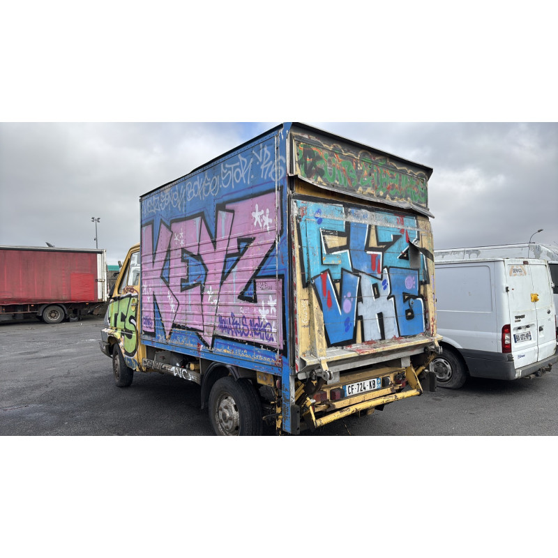 Vitre avant gauche RENAULT MASTER 1 Photo n°8