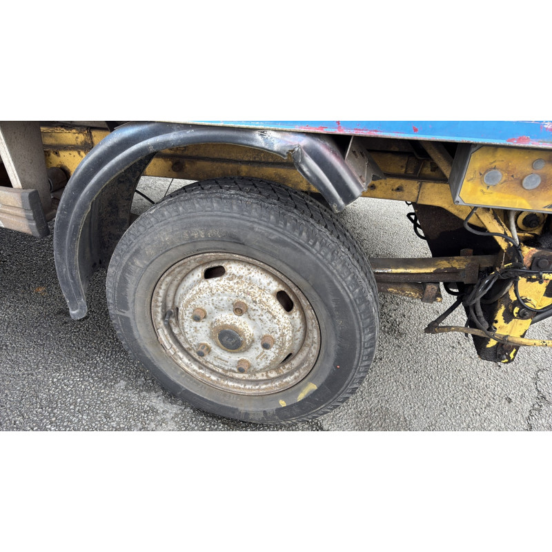 Vitre avant gauche RENAULT MASTER 1 Photo n°9