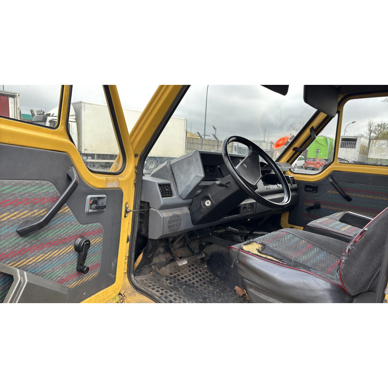 Vitre avant gauche RENAULT MASTER 1 Photo n°10