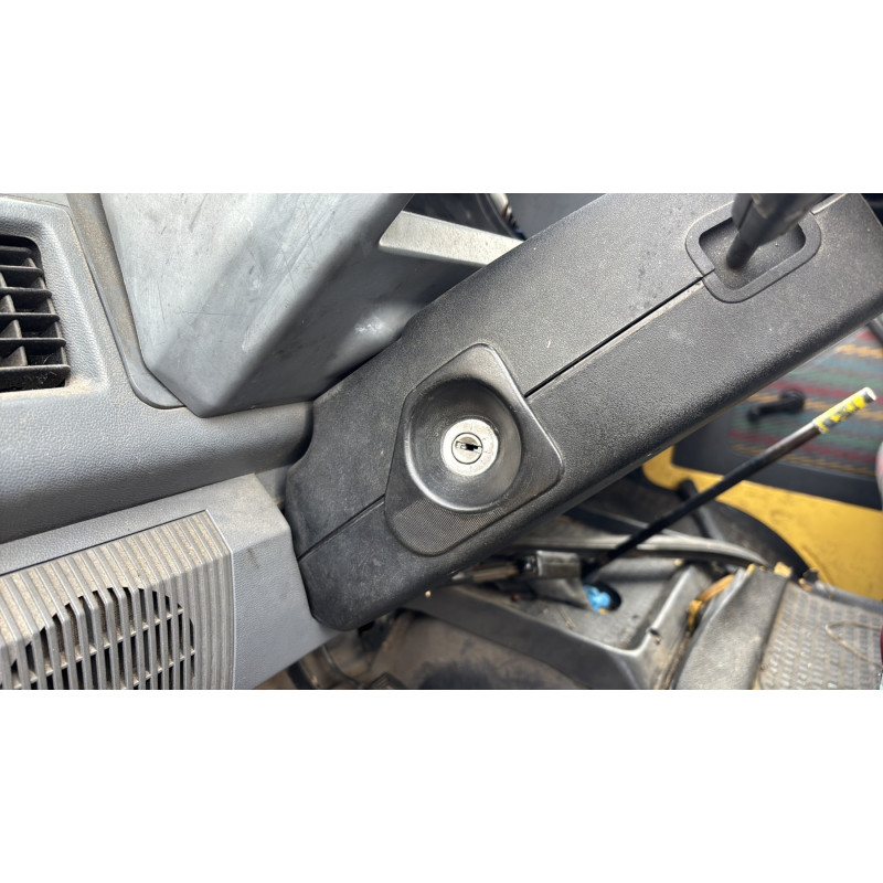 Vitre avant gauche RENAULT MASTER 1 Photo n°14