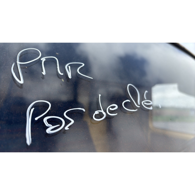 Vitre avant gauche RENAULT MASTER 1 Photo n°16