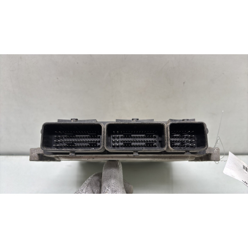 Calculateur moteur RENAULT MASTER 3 Photo n°3