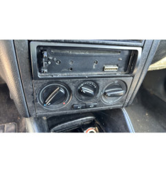 Vitre arriere droit VOLKSWAGEN GOLF 4