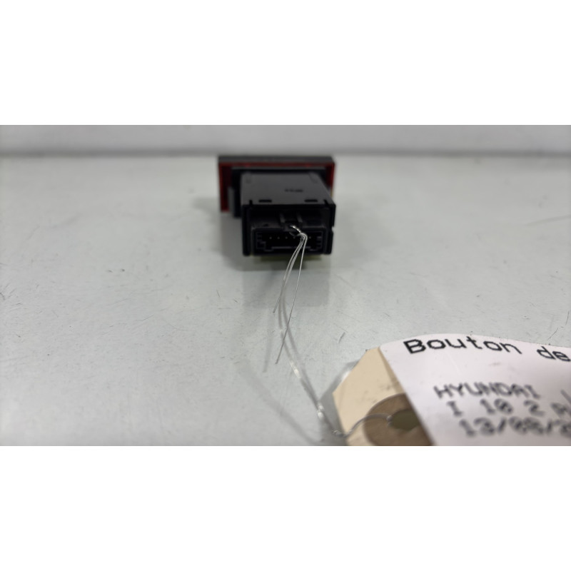 Bouton de warning HYUNDAI I 10 2 Photo n°4