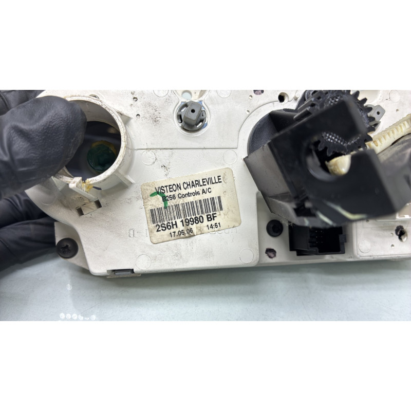 Commande chauffage FORD FIESTA 5 Photo n°4