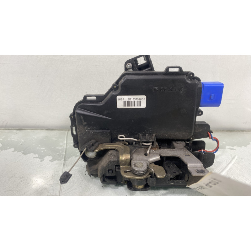 Serrure avant droit VOLKSWAGEN POLO 4 Photo n°3