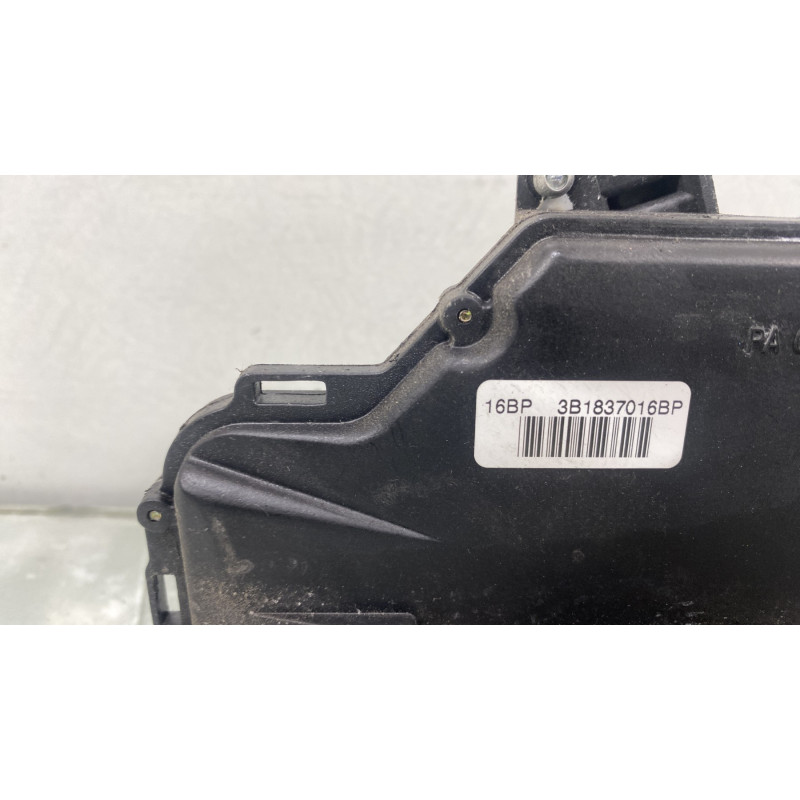 Serrure avant droit VOLKSWAGEN POLO 4 Photo n°4