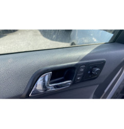 Serrure avant droit VOLKSWAGEN POLO 4