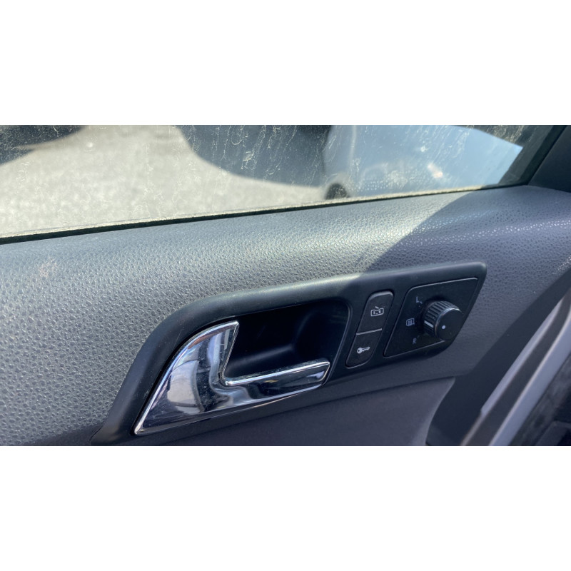 Serrure avant droit VOLKSWAGEN POLO 4 Photo n°16