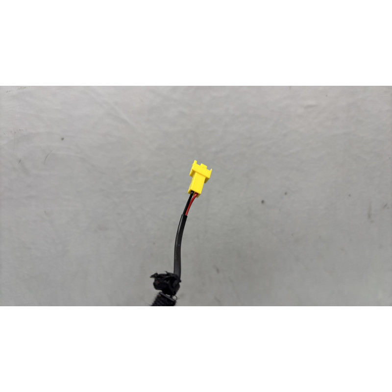 Attache ceinture avant gauche RENAULT TWINGO 3 Photo n°3