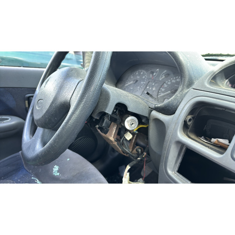 Bouton de warning RENAULT CLIO 2 Photo n°16
