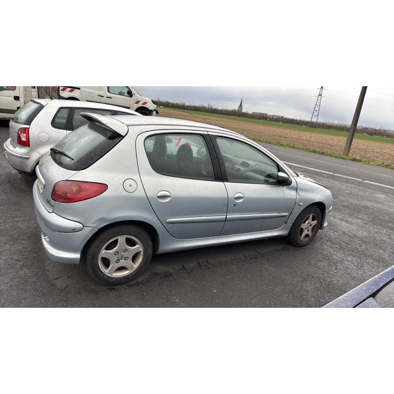Bouton de coffre PEUGEOT 206 Photo n°10