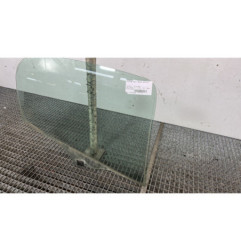 Vitre arriere droit PEUGEOT 206