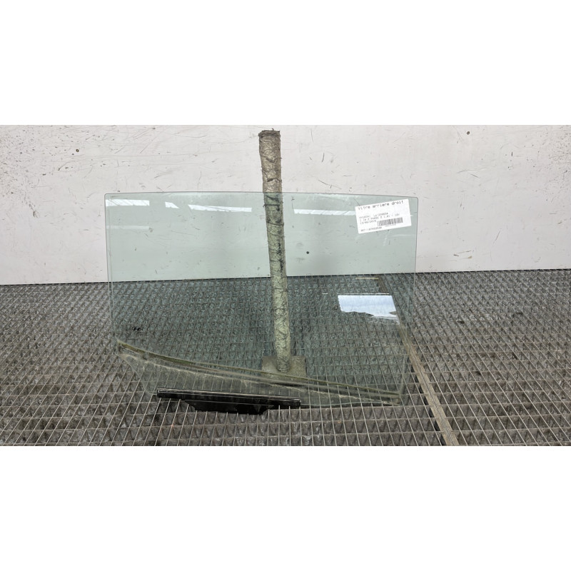 Vitre arriere droit HYUNDAI I 10 2 Photo n°1