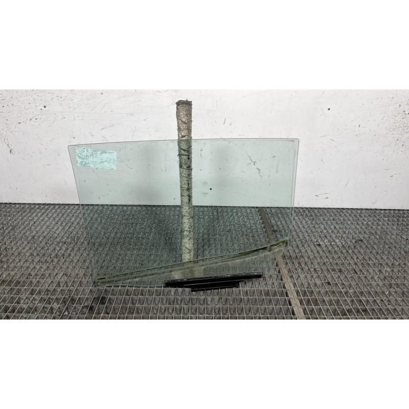 Vitre arriere droit HYUNDAI I 10 2 Photo n°4