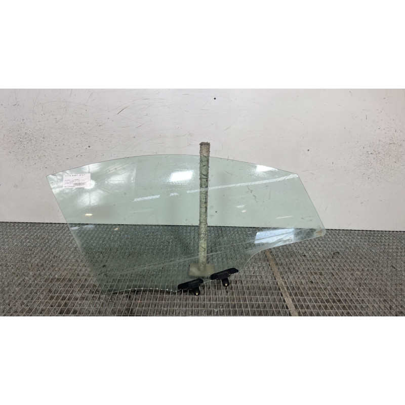 Vitre avant droit HYUNDAI I 10 2 Photo n°1