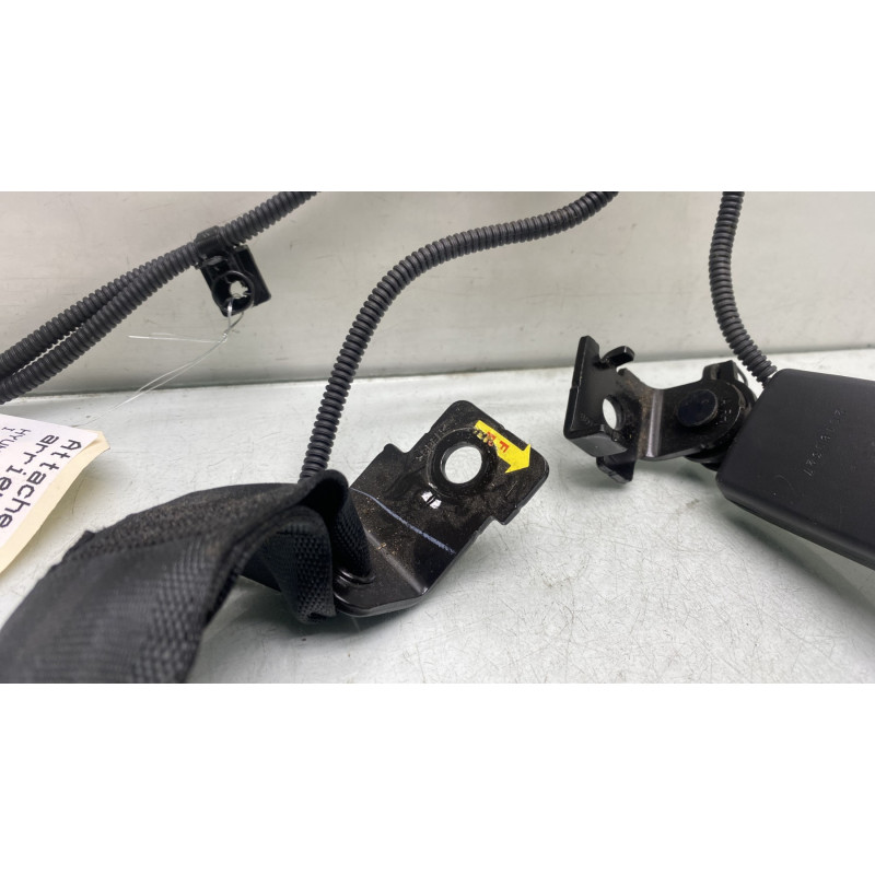 Attache ceinture arriere droit HYUNDAI I 10 2 Photo n°2
