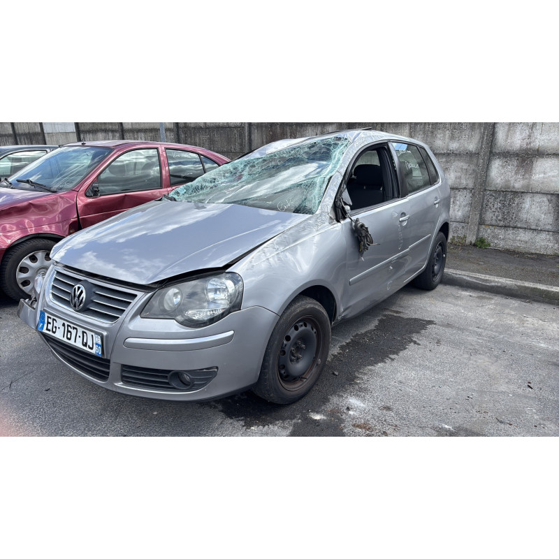 Verin de coffre VOLKSWAGEN POLO 4 Photo n°6