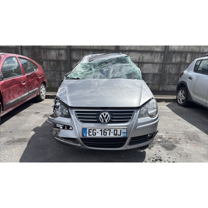 Verin de coffre VOLKSWAGEN POLO 4 Photo n°13