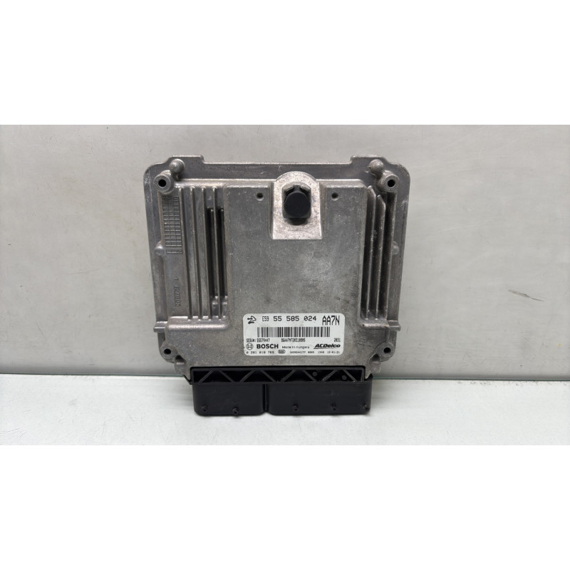 Calculateur moteur OPEL ZAFIRA TOURER C Photo n°1