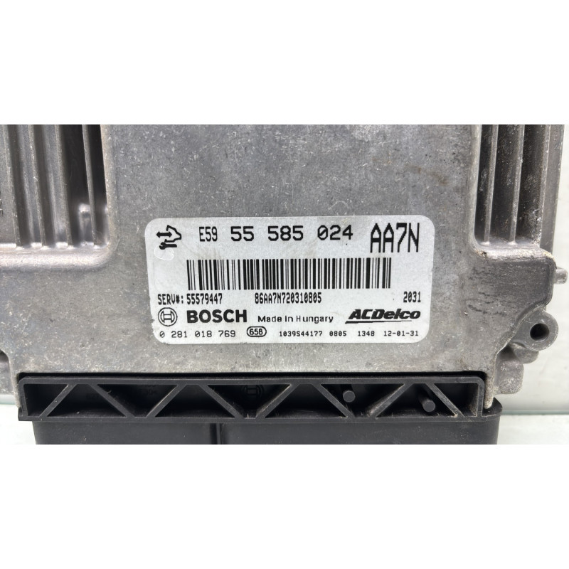 Calculateur moteur OPEL ZAFIRA TOURER C Photo n°2