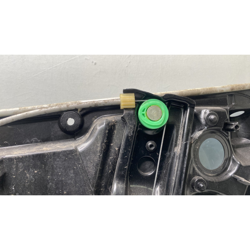 Leve vitre electrique avant gauche MERCEDES CLASSE A 176 Photo n°5