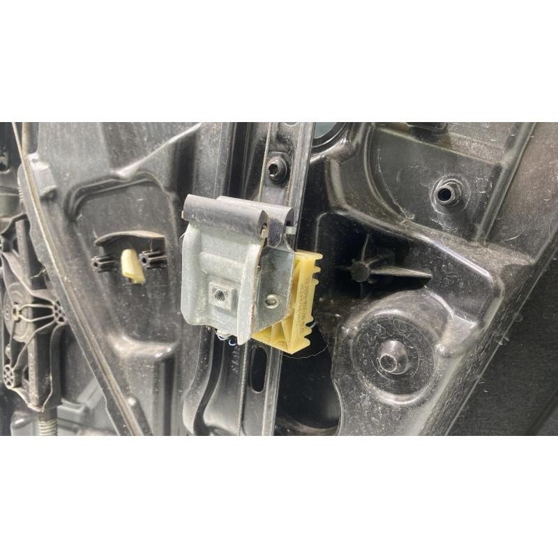 Leve vitre electrique avant gauche MERCEDES CLASSE A 176 Photo n°9