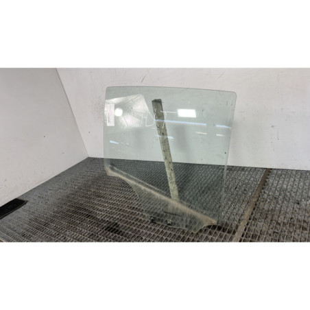 Vitre arriere droit DACIA SANDERO 1
