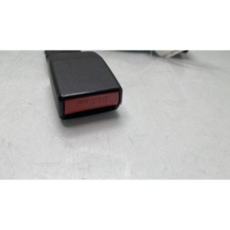 Attache ceinture arriere droit DACIA SANDERO 1