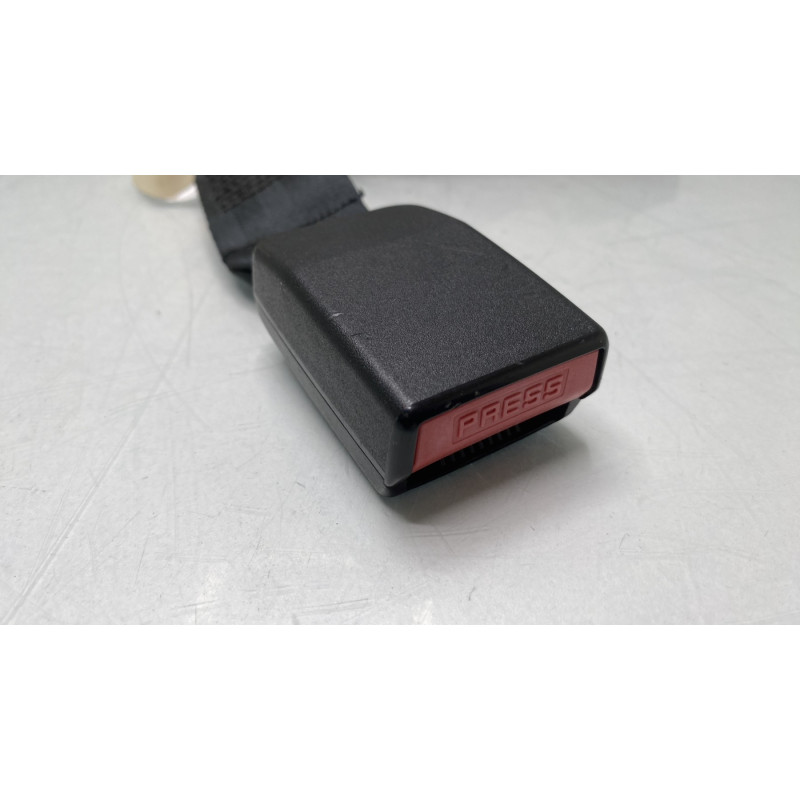 Attache ceinture arriere gauche DACIA SANDERO 1 Photo n°2
