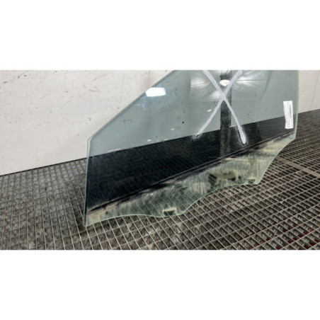 Vitre avant gauche MERCEDES CLASSE A 176