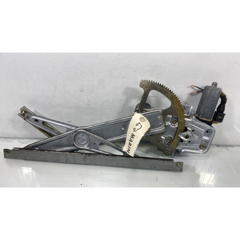 Leve vitre electrique avant droit TOYOTA YARIS 1 Photo n°1