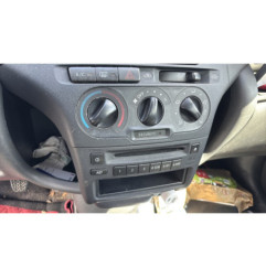 Leve vitre electrique avant droit TOYOTA YARIS 1