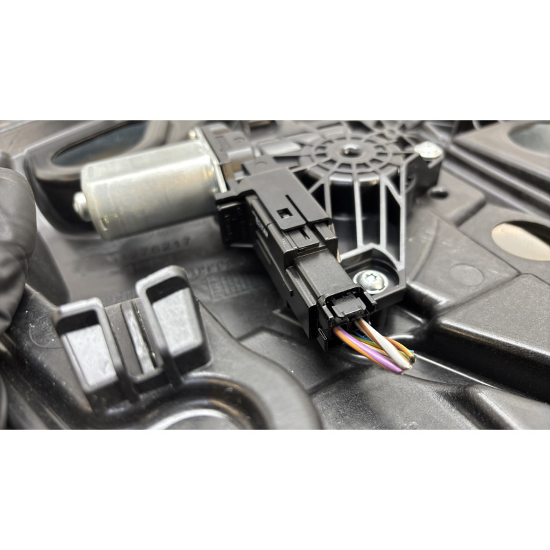 Leve vitre electrique arriere gauche VOLVO V 40 2 Photo n°4