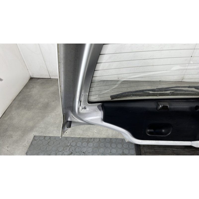 Malle/Hayon arriere PEUGEOT 106 Photo n°10