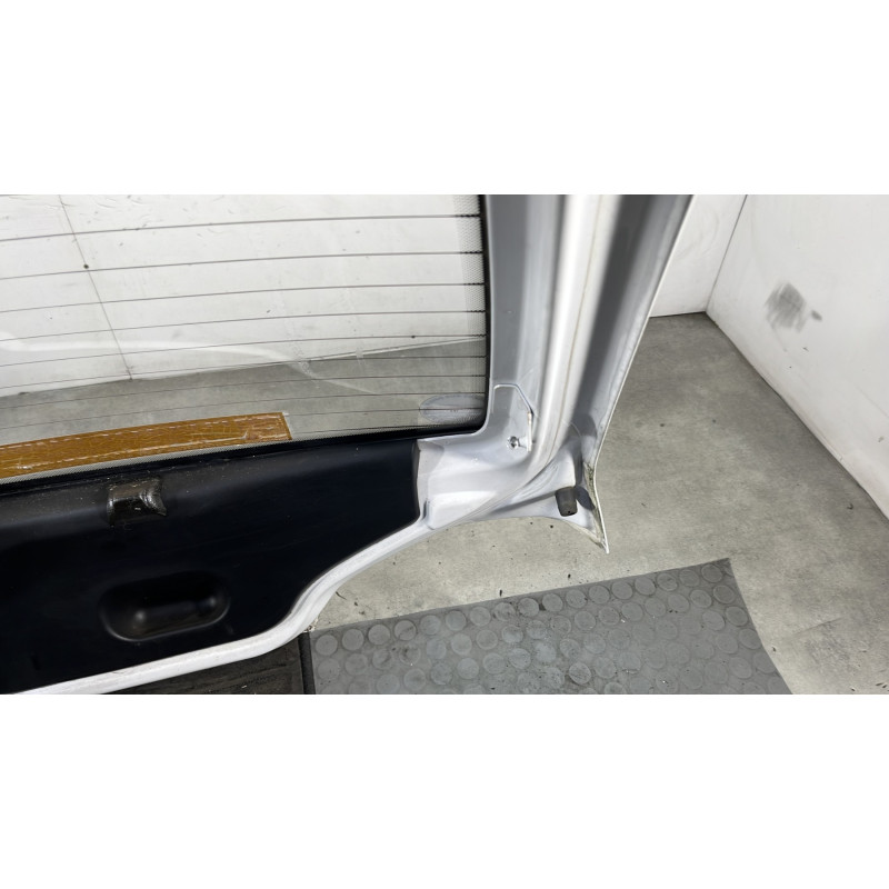 Malle/Hayon arriere PEUGEOT 106 Photo n°11