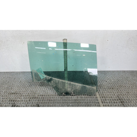 Vitre arriere droit RENAULT CLIO 4 Photo n°1