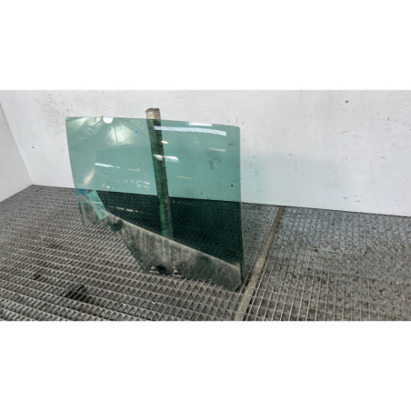 Vitre arriere droit RENAULT CLIO 4