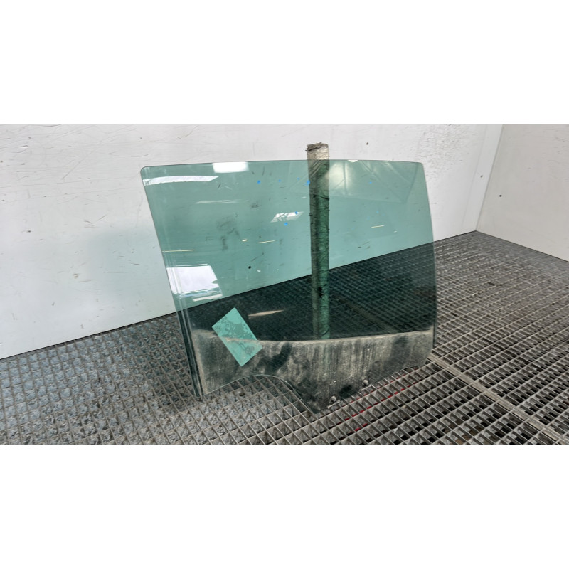 Vitre arriere droit RENAULT CLIO 4 Photo n°3